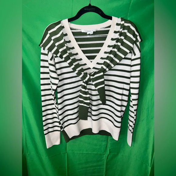 Veronica Beard 100% Wool Sweater size Small - Flaw - Picture 5 of 10